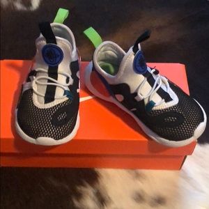 Nike huaraches shoes toddler size 7k